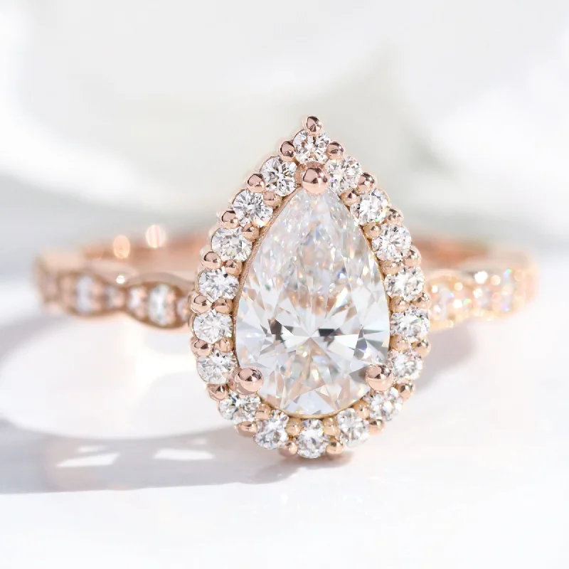 Pear Lab Diamond Ring Scalloped Band w/ Natural Diamonds in Luna Halo Ring