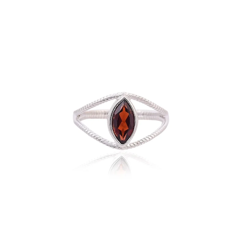 Silver Mountain Garnet 925 Sterling Silver Ring